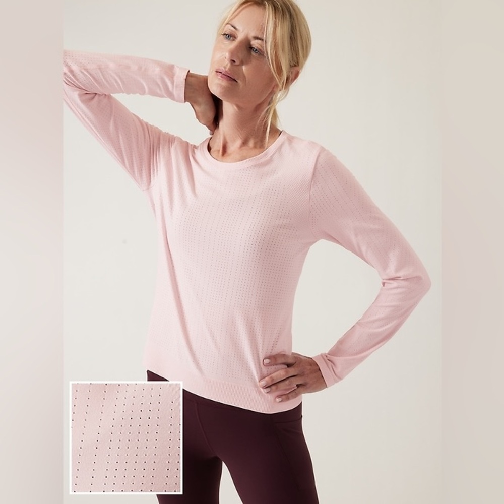 💕 Athleta Light Pink Long Sleeve Top